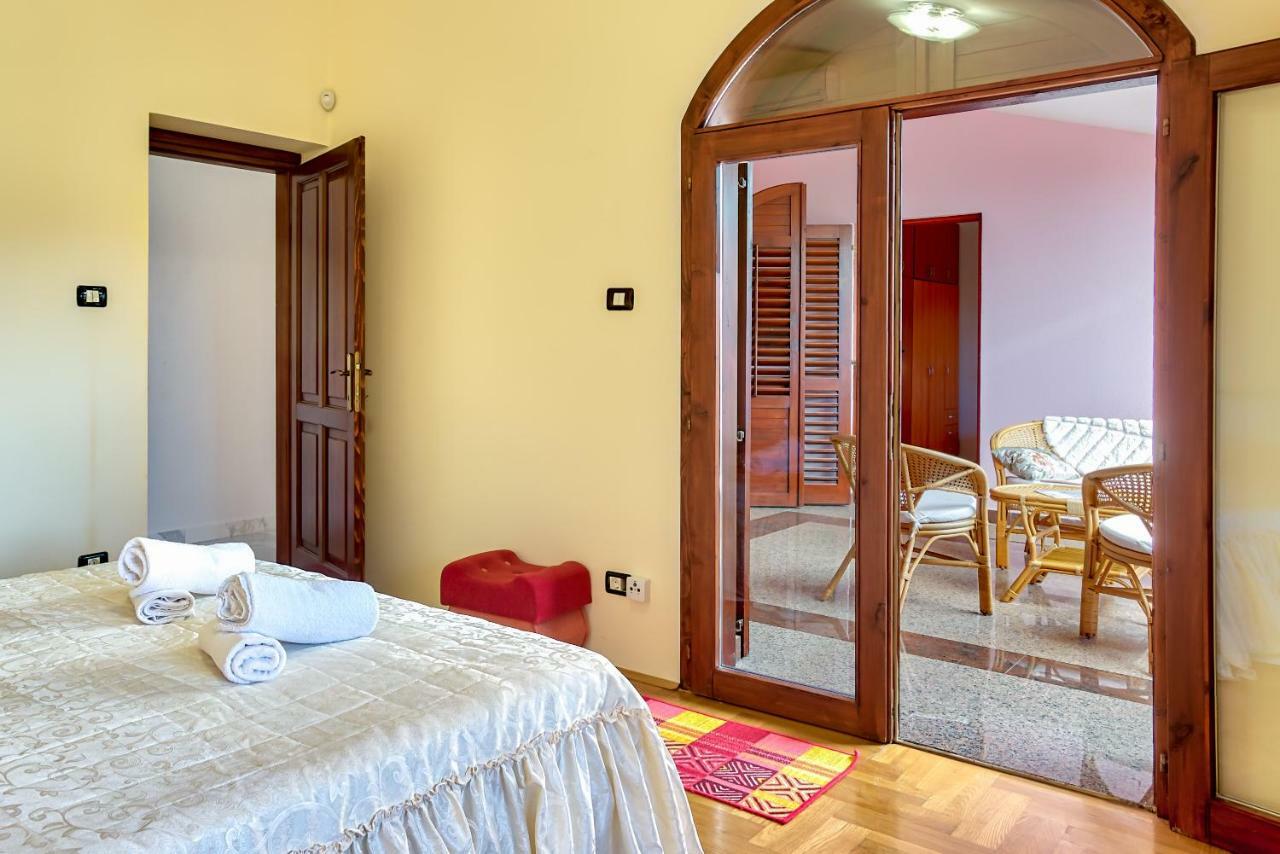 Villa Valentina Premantura Exterior photo