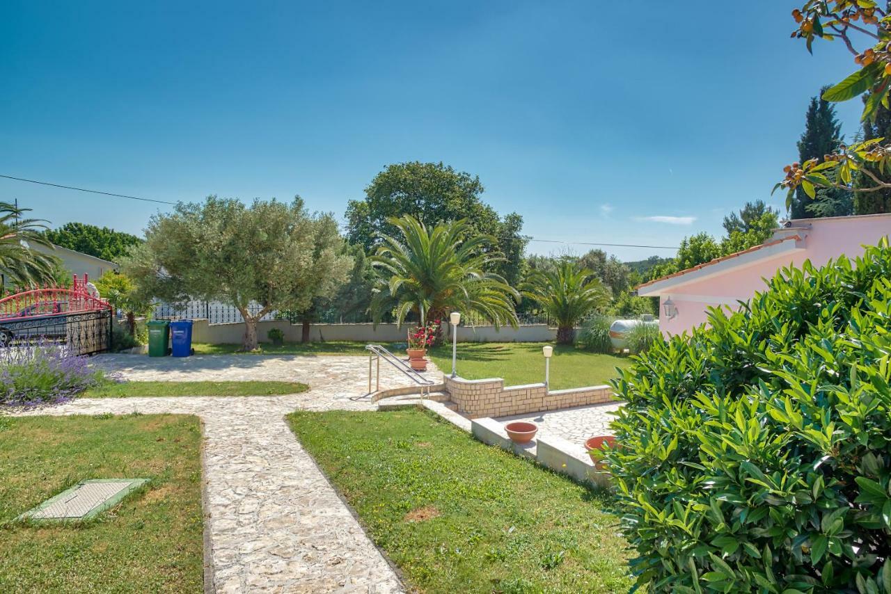 Villa Valentina Premantura Exterior photo